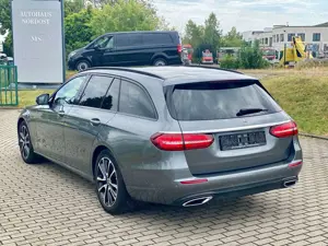 Mercedes-Benz E 220 d T-Mod 2xAvantgard Night MBUX Standheizung Bild 4