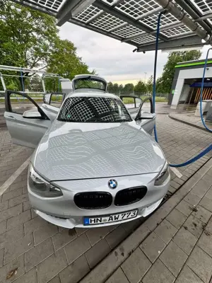 BMW 118 118i Aut., TÜV neu, scheckheftgepflegt