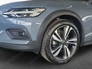 Volvo V60 Cross Country V60 Cross Country B4 D AWD Ultimate Bild 5