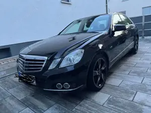 Mercedes-Benz E 350 CDI DPF BlueEFFICIENCY 7G-TRONIC Elegance Bild 2