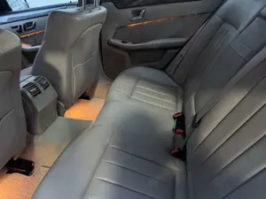 Mercedes-Benz E 350 CDI DPF BlueEFFICIENCY 7G-TRONIC Elegance Bild 5