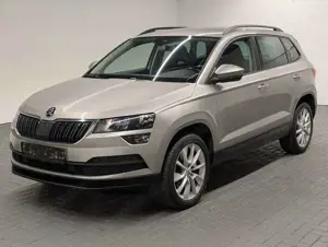 Skoda Karoq Style Navi/AHK/SHZ/Kam/Keyless/18"LM