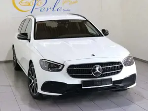 Mercedes-Benz E 220 D T 4M AVANTGARDE"DISTR+"MBEAM"AHK"NIGHT"18"RVIDEO