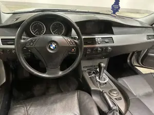 BMW 525 525i Aut. Bild 4