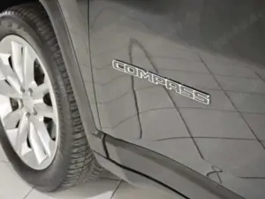 Jeep Compass Jeep Limited GSE 130PS MT Navi Mehrzonenklima DAB Bild 4