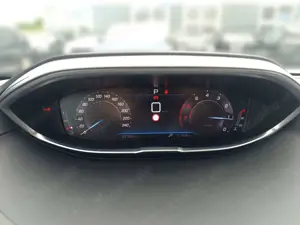 Peugeot 5008 1.2 PureTech 130 Allure Pack Navi PDC LED Bild 5