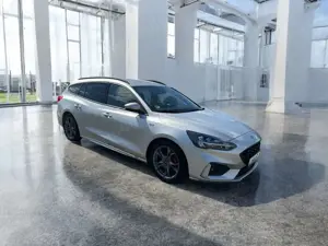 Ford Focus Turnier ST-Line X Bild 3