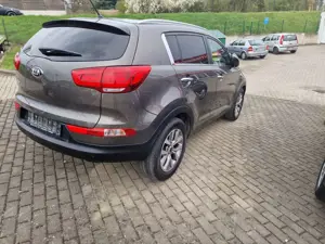 Kia Sportage 1.6 GDI- ab.AHK+beh. Lenkrad+Ramme+Alu+Standhei -- Bild 2