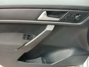 Volkswagen Caddy PKW Trendline BMT Rollst Behindertenumbau Bild 5