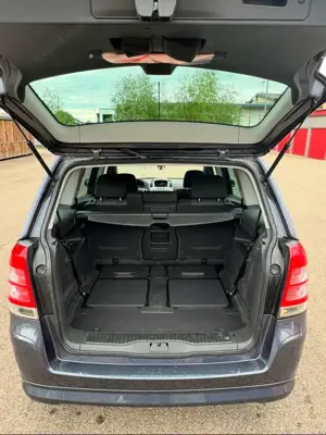 Opel Zafira 1.8 Sport