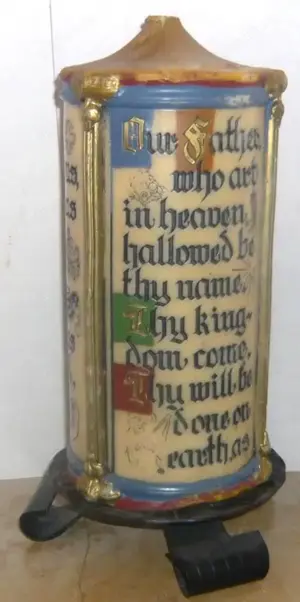 Große Gebetskerze "Vater unser" in Englisch m schmiedeeisernem Ständer ungebraucht