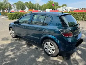 Opel Astra 1.9 CDTI DPF Bild 3