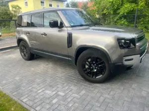 Land Rover Defender 130 D300 X-Dynamic HSE