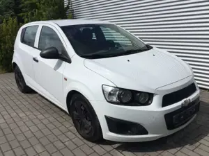 Chevrolet Aveo Tüv bei Kauf neu.