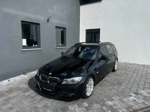 BMW 330 3 Touring 330i Automatik/Navi/Pano/M-Paket