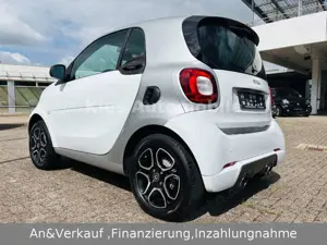 smart forTwo Brabus Packet 90Ps AUTOM/NAVI/LEDER/SITZH Bild 4