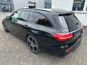 Mercedes-Benz E 220 d T AMG Line Night Distronic HeadUp Kamera Bild 3