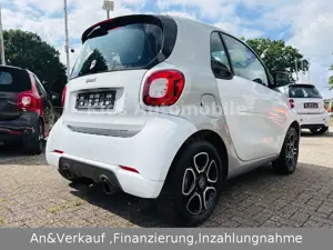 smart forTwo Brabus Packet 90Ps AUTOM/NAVI/LEDER/SITZH Bild 5