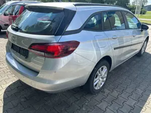 Opel Astra Sports Tourer Bild 4
