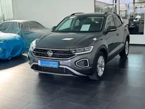 Volkswagen T-Roc 1.5 TSI  Life, Alu, PDC, CarPlay-Navi ,Klimaa.,