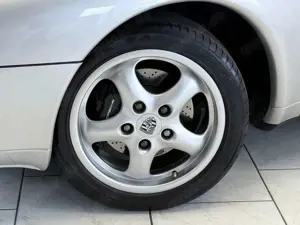 Porsche 993 Carrera Cabriolet - Tiptronic/Leder/Klima Bild 3