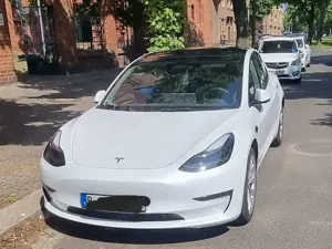 Tesla Model 3 Long Range Dual AWD max Reichweiten Bild 1