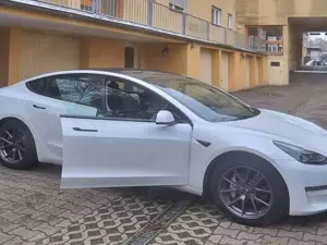 Tesla Model 3 Long Range Dual AWD max Reichweiten Bild 3