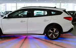 Ford Focus Turnier Active X*NAVI*LED*ALU*PDC*KLIMAAUT Bild 5