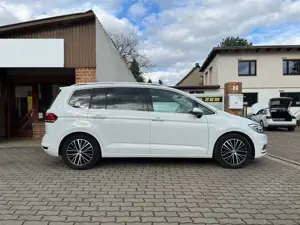 Volkswagen Touran Highline - Automatik - Kamera - Sitzh. - Navi