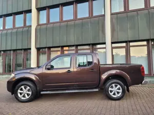 Nissan Navara Double Cab SE 4X4 Nur 126 Tkm-AHK-Luftbeläge !