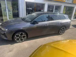 Opel Astra Ultimate PanoramaGlasschiebedach VollLeder HeadUp Bild 5