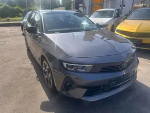 Opel Astra Ultimate PanoramaGlasschiebedach VollLeder HeadUp Bild 2