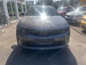 Opel Astra Ultimate PanoramaGlasschiebedach VollLeder HeadUp Bild 3