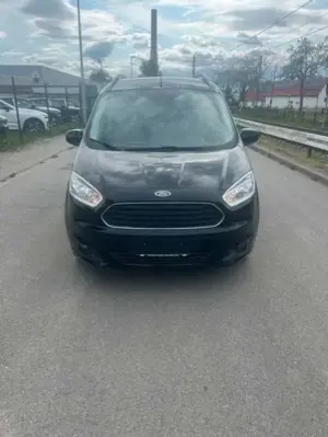 Ford Tourneo Courier Titanium