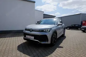 Volkswagen Tiguan 2.0 TDI R-Line DSG/Pano/IQ/8,5x20/Keyless