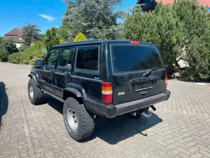 Jeep Cherokee XJ Bigfoot 4,0 Ltd Automatik Bild 3