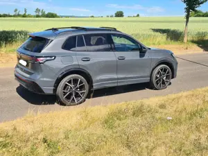 Volkswagen Tiguan R-Line, 21Zoll Pano, AHK, IQ Light, Nav, Massage