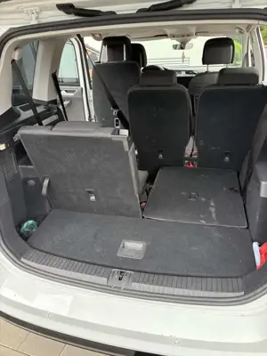 Volkswagen Touran 2.0 TDI SCR DSG Highline Bild 4