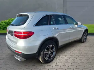 Mercedes-Benz GLC 250 d 4Matic+Anhängerkupplung+Navi+LED Bild 4