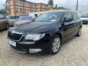 Skoda Superb 2.0 TDI CR DSG Ambition 1.Hand PDC NAVI Bild 3