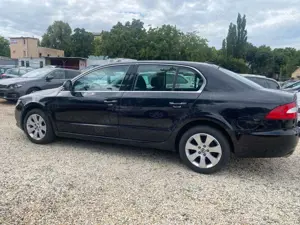Skoda Superb 2.0 TDI CR DSG Ambition 1.Hand PDC NAVI Bild 5