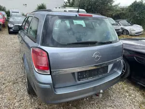 Opel Astra 1.6 Caravan Easytronic Bild 4