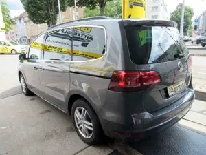 Volkswagen Sharan 2.0TDI 7Sitzer Comfortl Navi/ACC/Xen/SHZ/ Bild 3