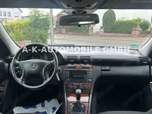 Mercedes-Benz C 180 Kompressor Lim. Elegance*TEMPOMAT* Bild 5