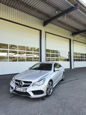 Mercedes-Benz E 400 E 400 (207.361)