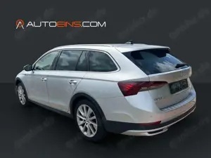 Skoda Octavia 2.0 TDI DSG Scout 4x4*Head-up-Display* Bild 4