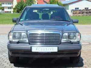 Mercedes-Benz E 300 T 4Matic - 100 % original - Scheckheft gepflegt Bild 2