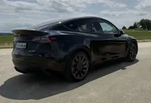 Tesla Model Y Performance Dual Motor AWD Bild 5