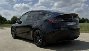 Tesla Model Y Performance Dual Motor AWD Bild 3