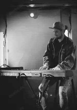 Musikproduzent, Filmkomponist, Beatmaker, Mixing Mastering 